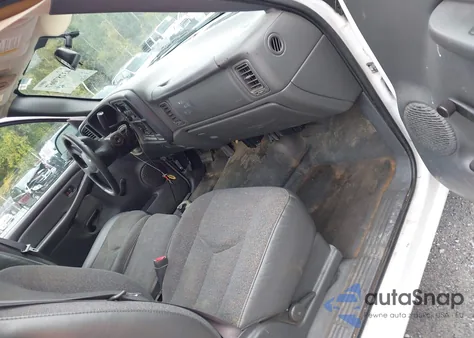 2004 Chevrolet Silverado 1500 from USA, damaged, VIN 1GCEC14T04Z207142